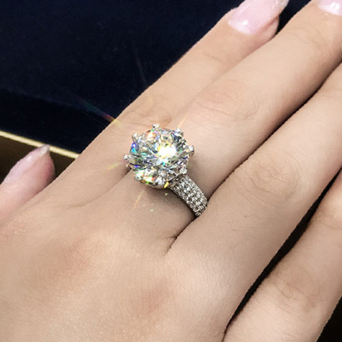 Best selling pigeon egg zircon ring in Europe and America Luxurious crown group full of diamonds eight hearts and eight arrows 5 carat large diamond ring