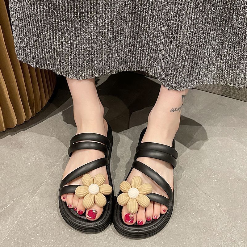 Cross-border 2024 hebilla zapatillas de verano nuevo estilo romano damas moda femenina ropa exterior sandalias y zapatillas fondo plano