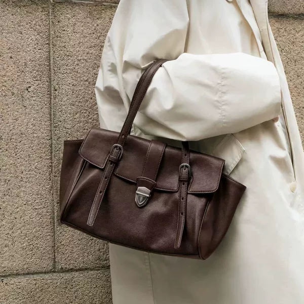 Baguette-style briefcase, niche new model, women's high-end casual commuter handbag, retro simple shoulder underarm bag