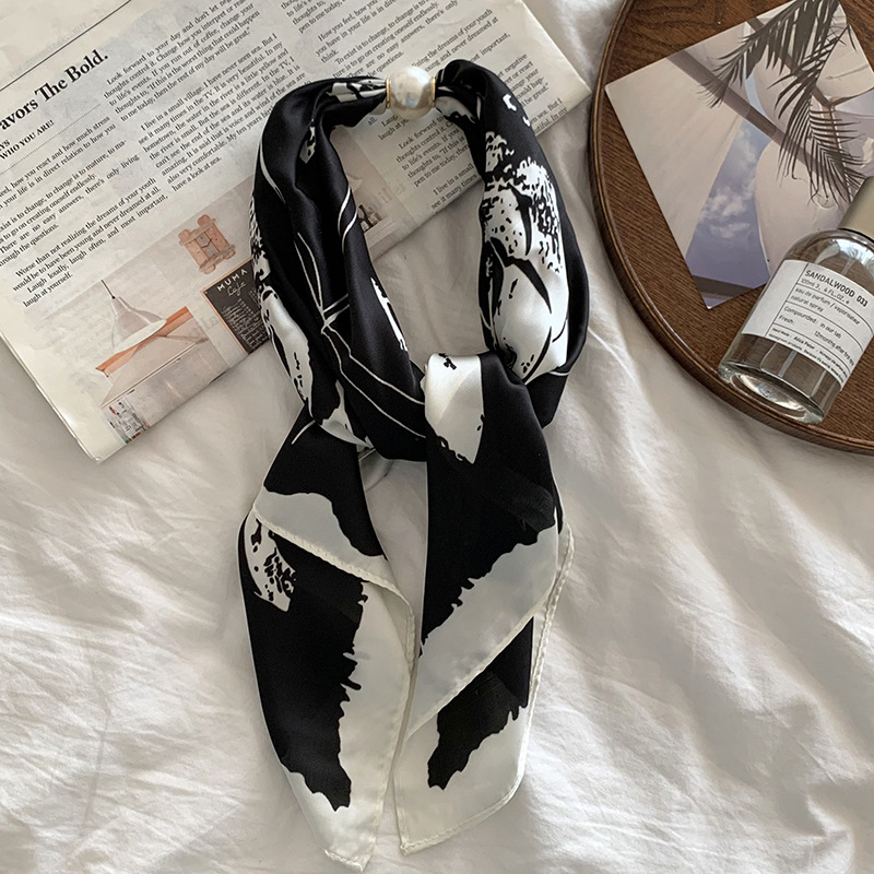 Bufandas de seda de alta calidad primavera y verano estilo europeo y americano patrón de impresión multipropósito seda simulada decoración bufandas de seda cinturón de pelo