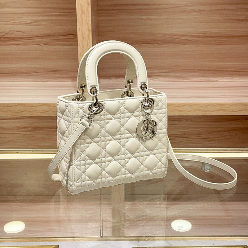 Nuevo bolso Dai Fei transfronterizo 2025 verano súper fuego ligero lujo nicho de alta gama sentido bolso cuadrado pequeño rombo de moda