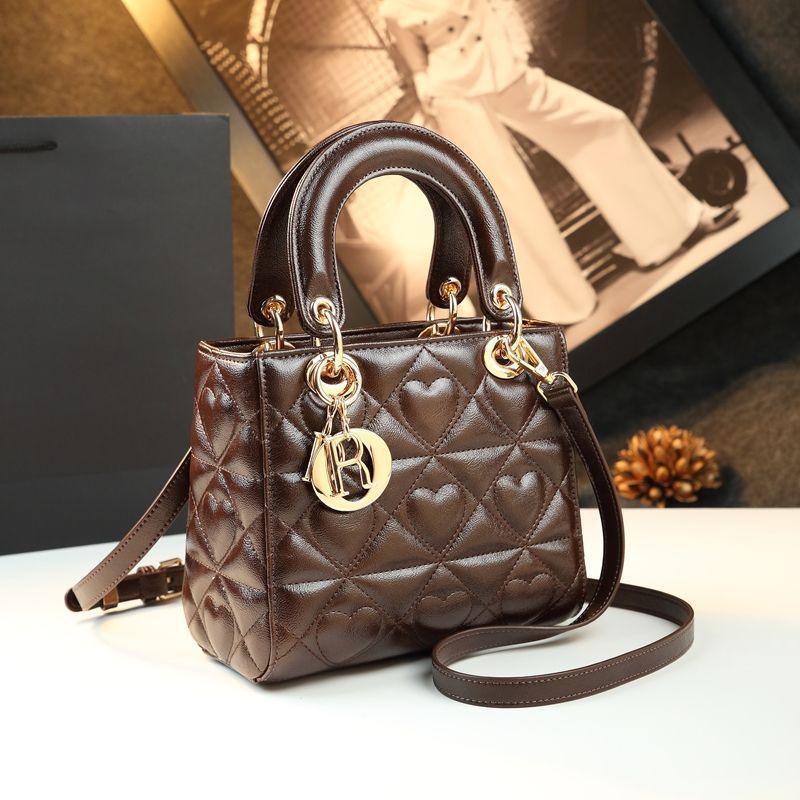 Túi Dai Fei da cừu phong cách Chanel, thiết kế đeo chéo và xách tay tiện lợi — Màu đen, Màu cà phê