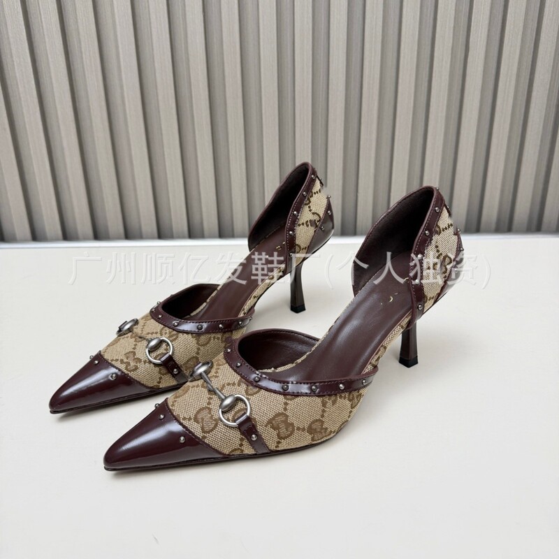 Vintage Metal Horsebit Double-Tone Monogram Fabric Pointed-Toe High Heels for Women, Versatile and Stylish with Studs Vintage Metal Horsebit Double-Tone Monogram Fabric Pointed-Toe High Heels for Women, Versatile and Stylish with Studs
