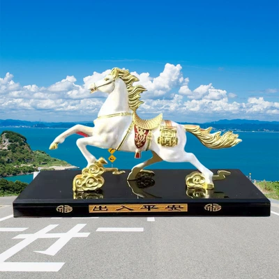 Perfplant seat – Decoration, and Perfume Display Stand - black-background-white-horse
