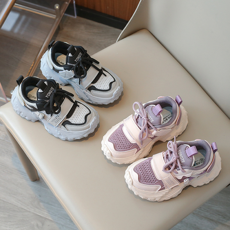 Lightweight sports comfortable sneakers for leisure
