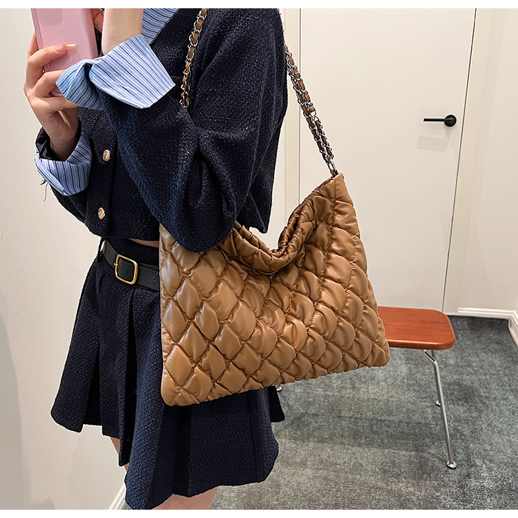 Große Gesteppte Tragetasche Für Damen Geräumige Lingge Schultertasche_voghion.com