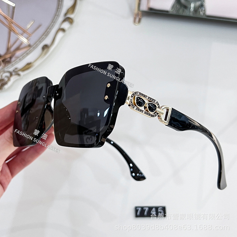 New sunglasses HD polarized fashion trendy sun-proof UV-proof sunglasses essential for driving and traveling hot sale