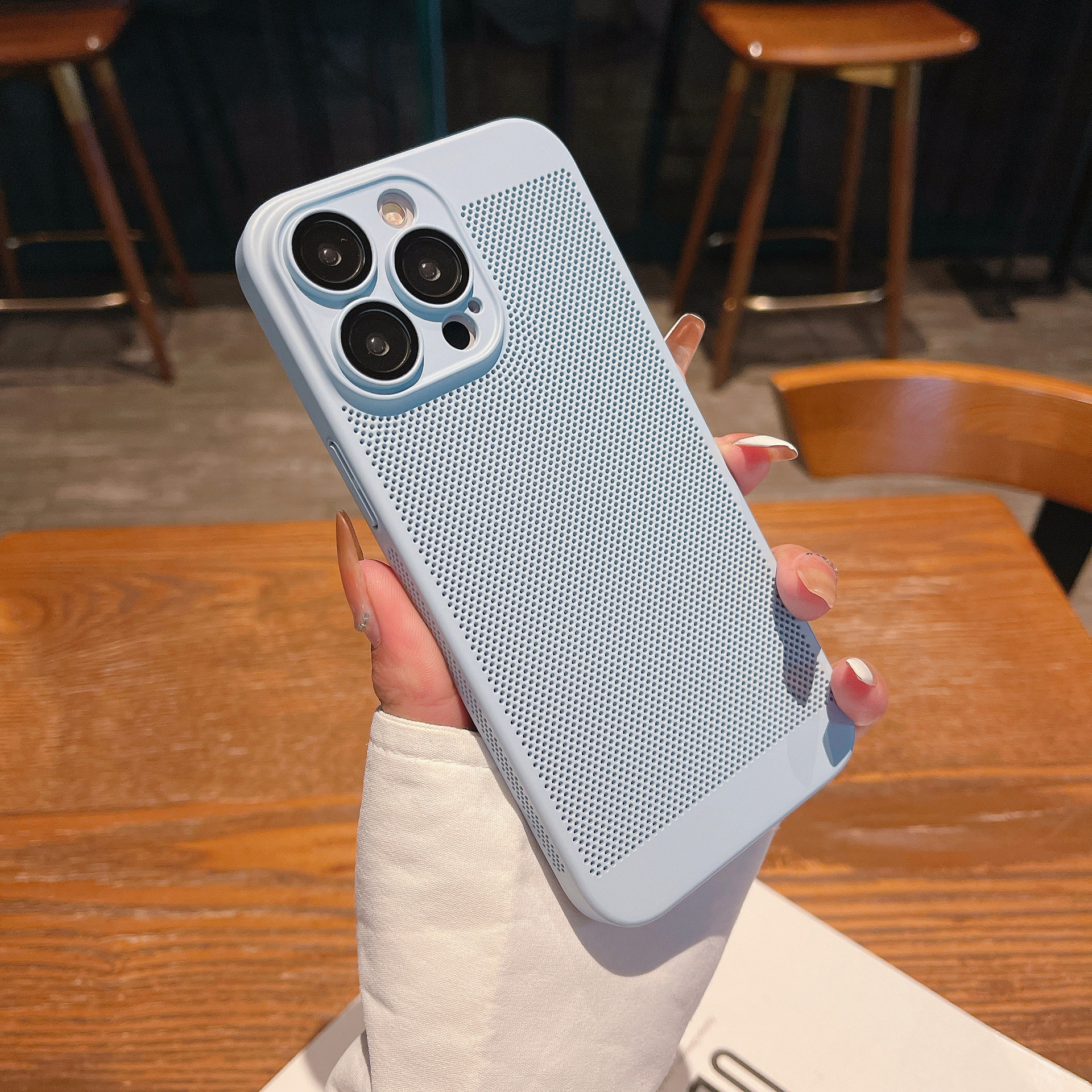 Adecuado para el verano iPhone15 enfriamiento transpirable teléfono móvil caso de malla Apple 13promax lente película cubierta PC