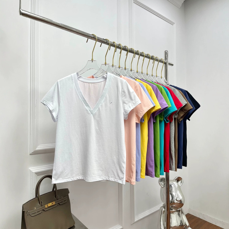 New Arrival: P+ Fashionable Little Horse Embroidery Color-Blocking Pure Desire Temptation Youthful Slimming V-Neck Short-Sleeve T-Shirt That Perfectly Accentuates the Figure New Arrival: P+ Fashionable Little Horse Embroidery Color-Blocking Pure Desire Temptation Youthful Slimming V-Neck Short-Sleeve T-Shirt That Perfectly Accentuates the Figure