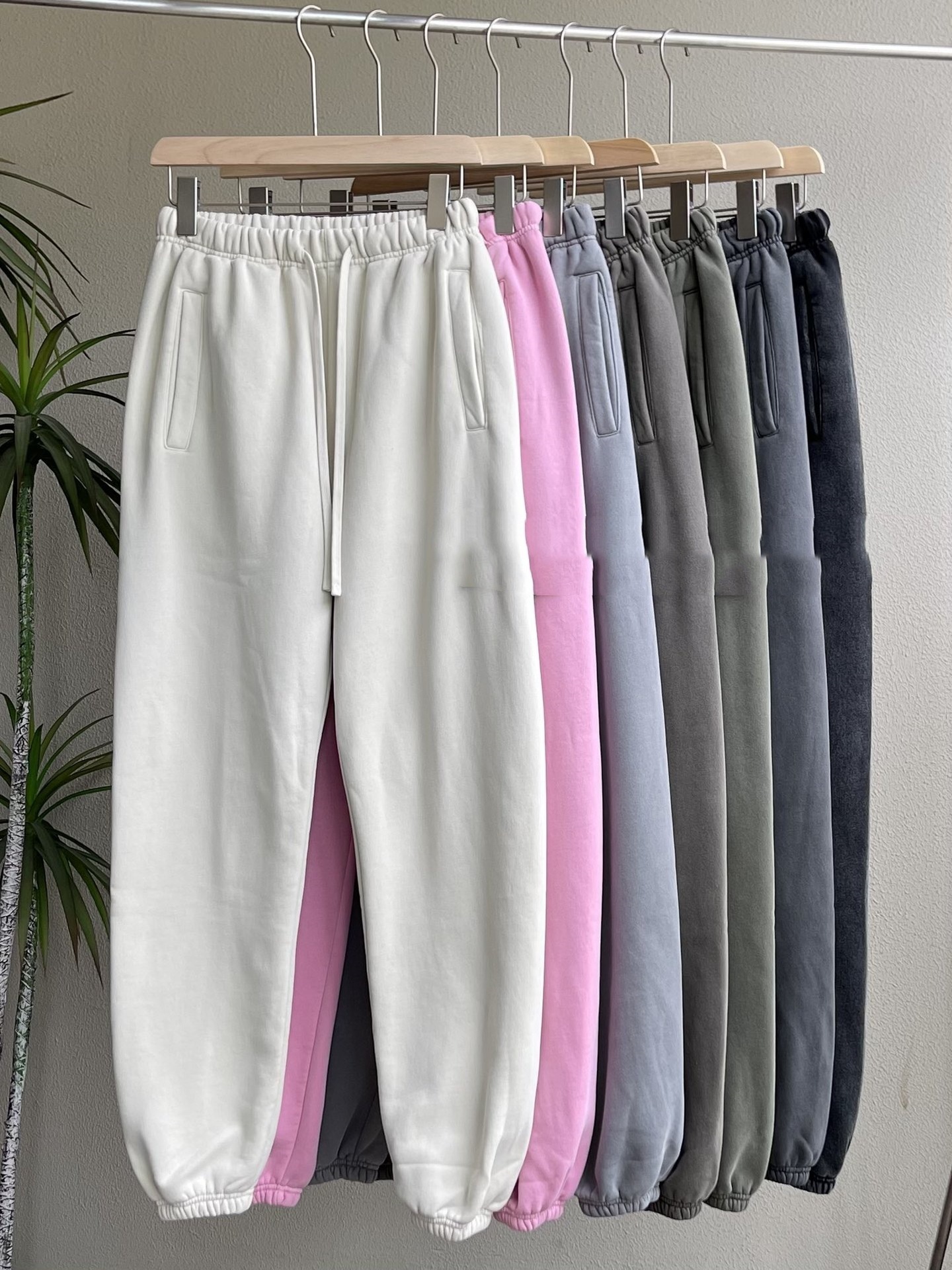 Pantalones de terciopelo 23SS en otoño e invierno Pantalones de terciopelo para hombre