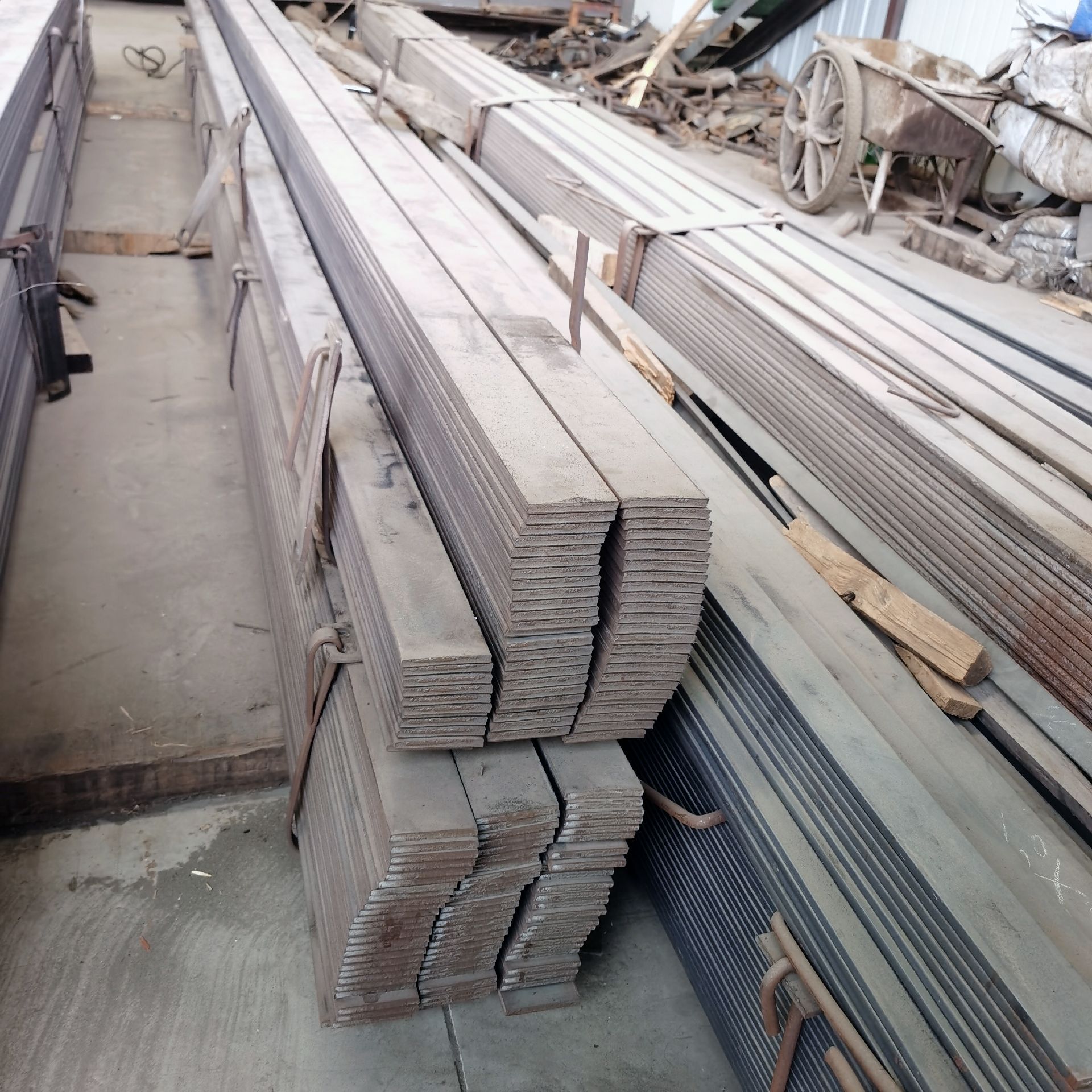 扁铁厂家现货Q235B热轧扁铁 镀锌扁钢可定尺切割接地避雷规格齐全-阿里巴巴