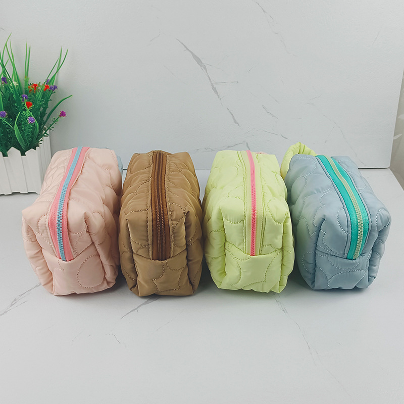 Women's Small All Seasons Nylon Cotton Flower Fashion Pillow Shape Zipper Cosmetic Bag display picture 23