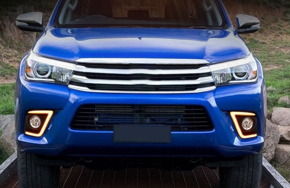 Suitable for 15-16 Toyota Hilux Vigo Two-Color Daytime Running Lights Car Modified Fog Lights Led Turn Signals