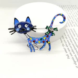 New Cartoon Enamel Cat Brooch, High-End Niche Corsage, Pearl Retro Brooch, Clothing Accessories, Wholesale for Women