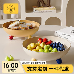 軽くて豪華な果物の皿の家庭用の客間のお茶のいくつかの乾燥した果物のナッツのキャンディーの箱の新年の創意的なお菓子のお菓子は皿の碗を並べます。