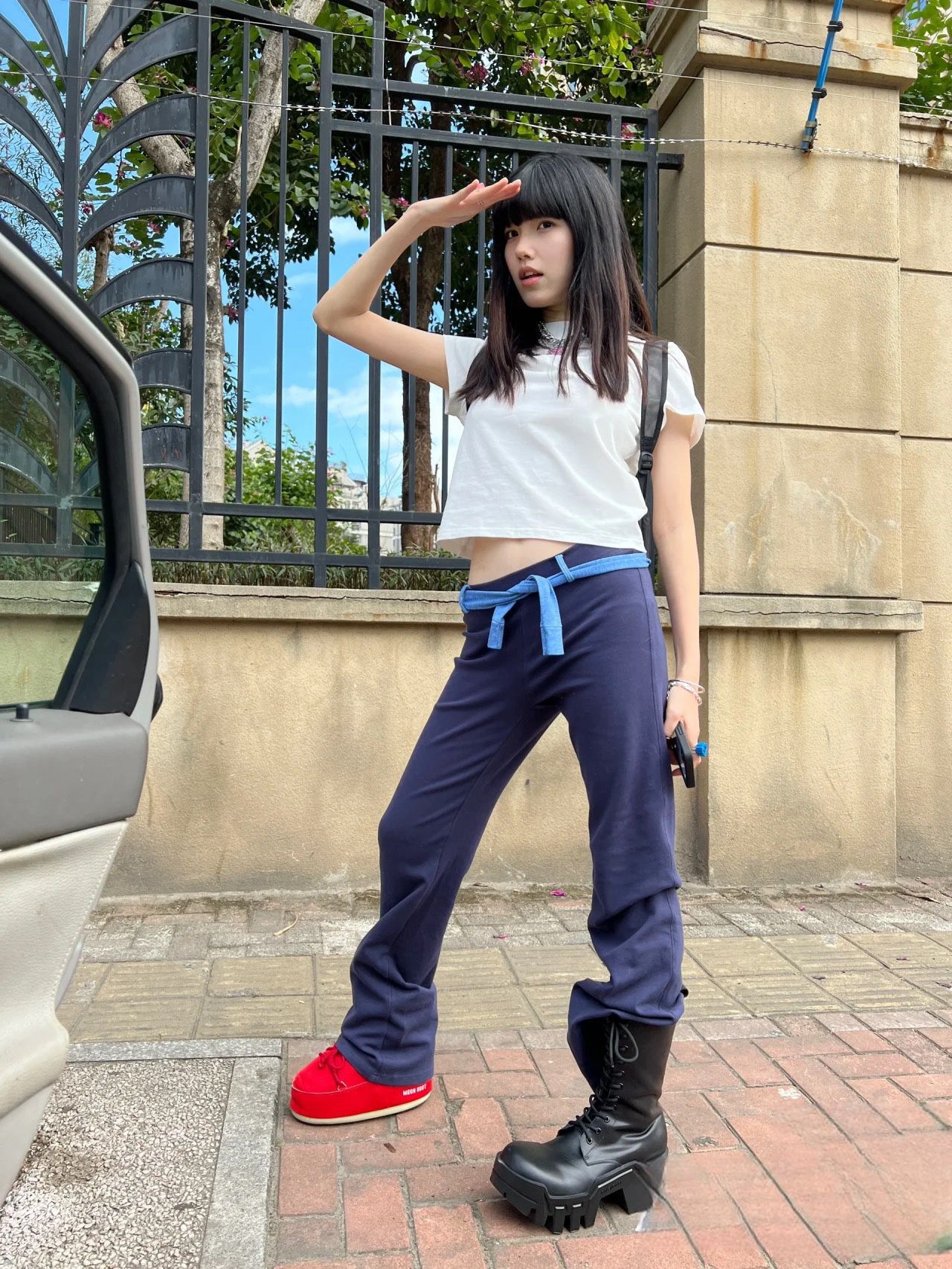 Dos colores, agradable para la piel, cómodo, deportivo y de ocio con cinturón, pantalones con cinturón, cintura media, pantalones microacampanados, mujeres 3250