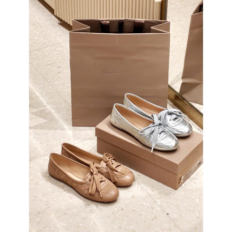 Giày búp bê nữ da cừu cổ thấp đế bằng buộc dây phong cách retro — Bạc, hàng có sẵn, Màu nude, hàng có sẵn, Màu trắng kem, hàng có sẵn