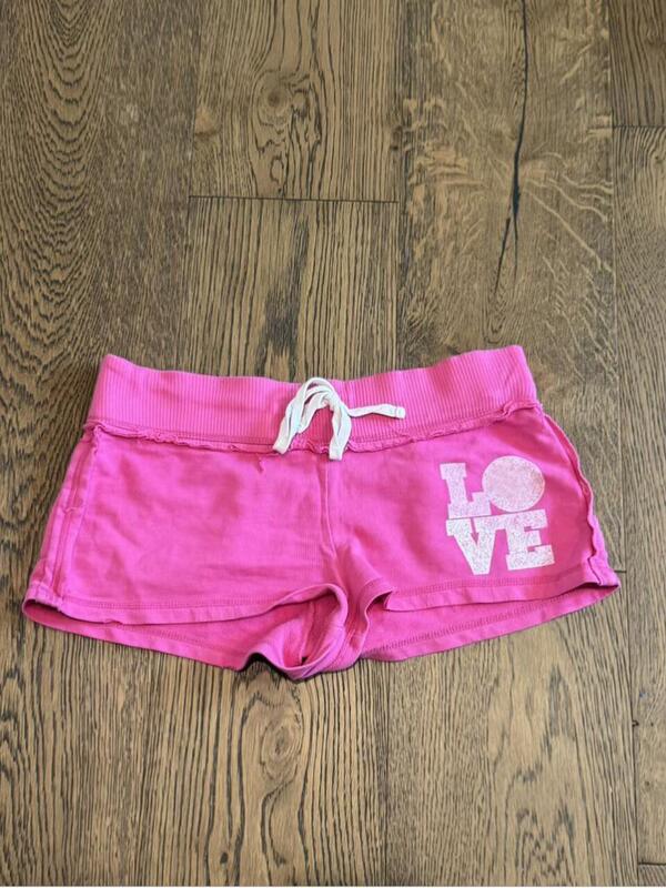 American Retro Hottie Style Rose Red Love Print Low-Waist Shorts Y2K Millennium Style Casual Slim Fit Sports Hot Pants American Retro Hottie Style Rose Red Love Print Low-Waist Shorts Y2K Millennium Style Casual Slim Fit Sports Hot Pants