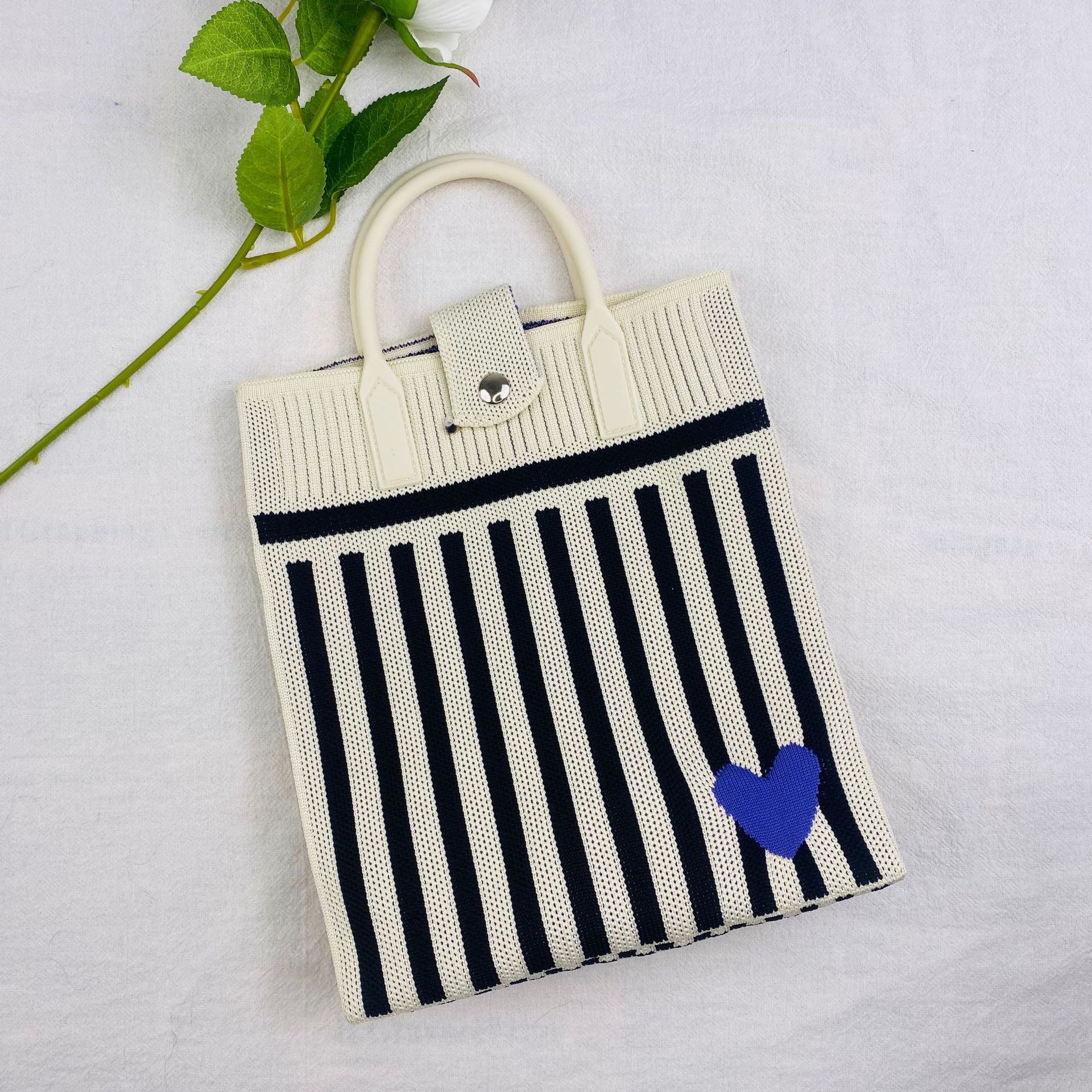 세로 줄무늬 사랑 블루