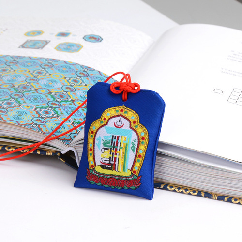 Manufacturer wholesale blessing bags, small sachets, ten-phase free pendants, sachets, sachets, temple prayer bags, purses and tips
