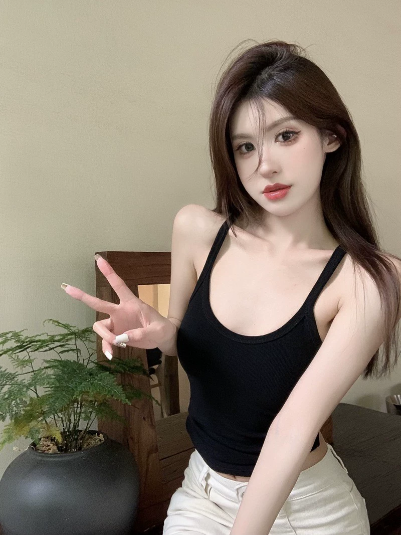 Short Vest Top Women, Colored Slim-Fit Cropped Tank, Lifting Effect, 2023 Collection