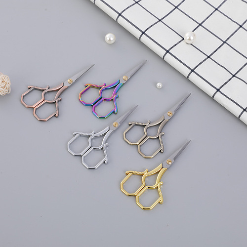 Colorful plum blossom tailoring and sewing scissors, all-steel household small scissors, retro zinc alloy paper scissors, window grilles, woolen thread embroidery scissors