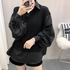 秋の韓国版の新型は偽の2つのシャツの女性の2024秋のゆったりした長袖のシャツのコートの復古の上着をつなぎ合わせます。