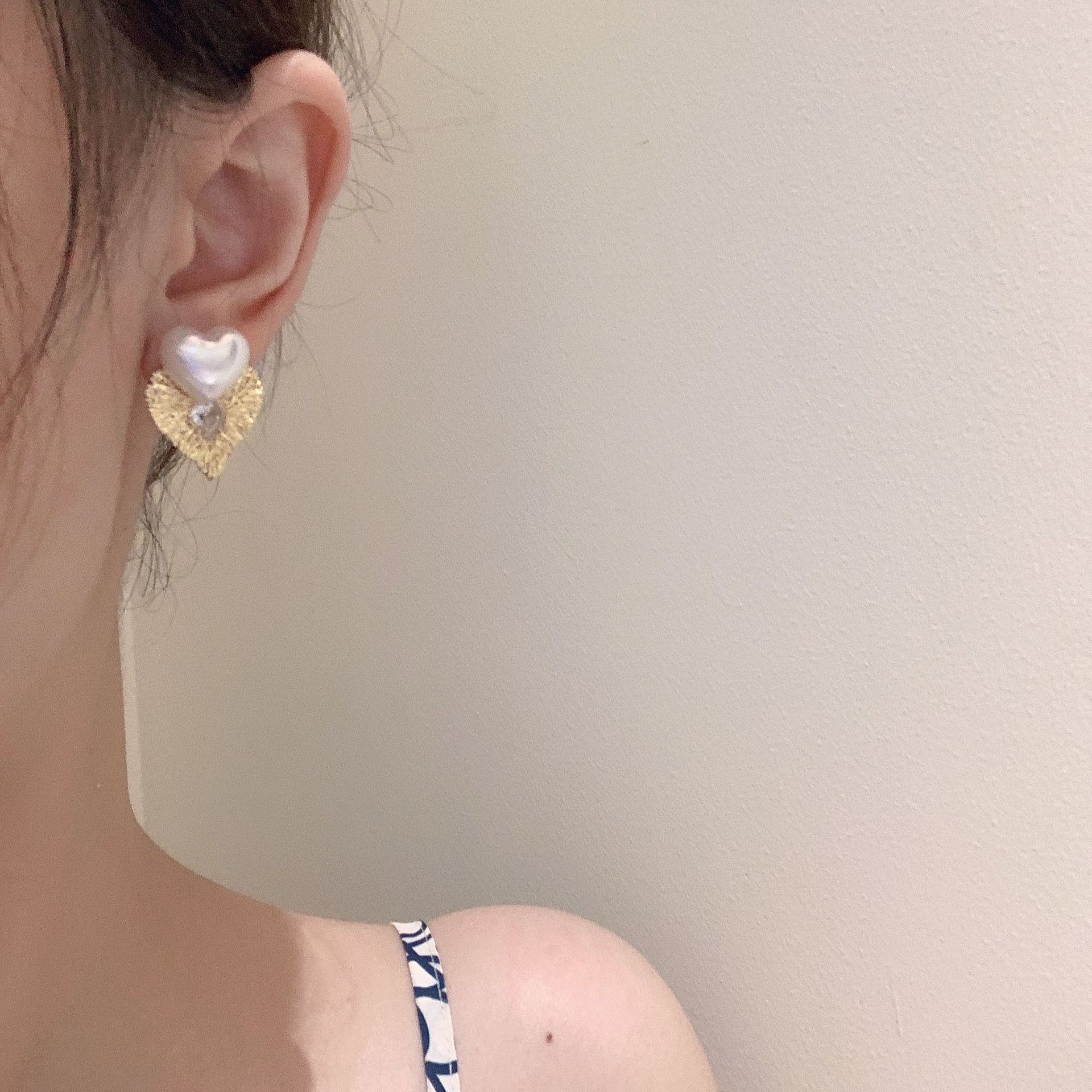 Inlay Design 1 Pair Simple Style Commute Heart Shape Inlay Alloy Pearl Ear Studs