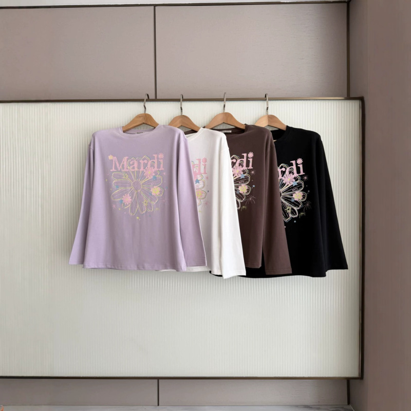 Hand-painted graffiti daisy long-sleeve T-shirt, women's loose-fit round-neck top, 2026 autumn new collection, casual style 090308 Hand-painted graffiti daisy long-sleeve T-shirt, women's loose-fit round-neck top, 2026 autumn new collection, casual style 090308
