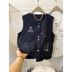 女性のための薄いベスト夏 2025 新しいヨーロッパと韓国の漫画刺繍年齢軽減ルーズ多用途インターネットセレブショートベスト