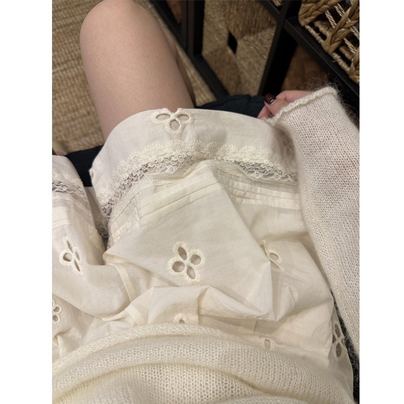 Korean Style Lace Stitching Hollow-out Wide-leg Pants Women's Summer New High Waist Slimming Loose Super Good-looking A- shaped Short Pants Korean Style Lace Stitching Hollow-out Wide-leg Pants Women's Summer New High Waist Slimming Loose Super Good-looking A- shaped Short Pants