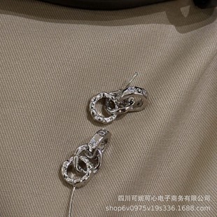 152�|���T�F؛�yɫ�����ڰ׵�͈AȦ�ʯ�Ƕ���{�|��D9-13