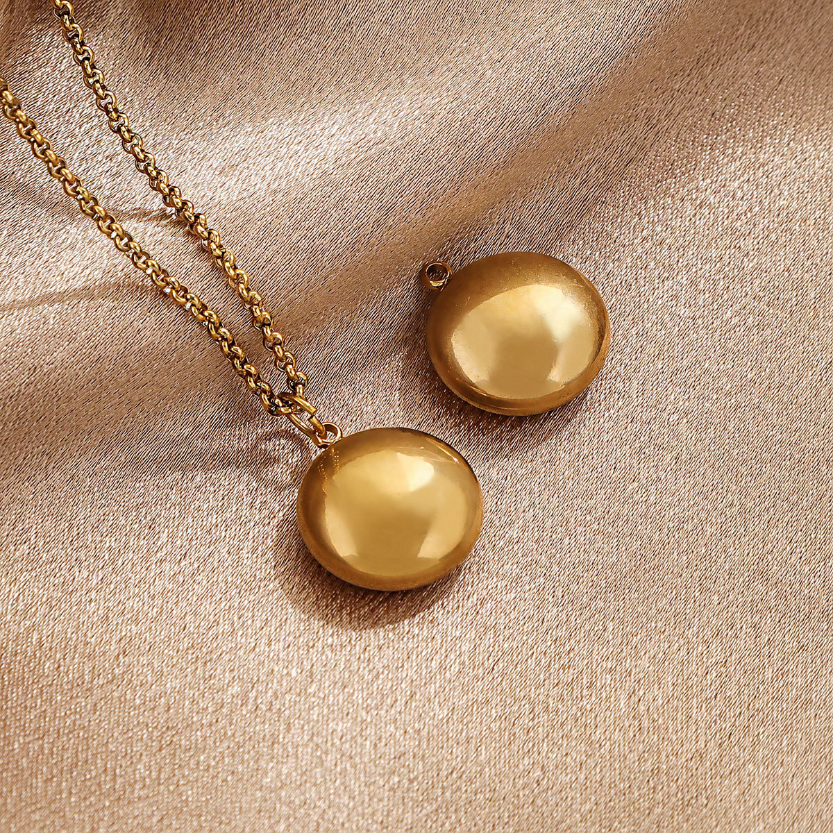 Acero inoxidable hueco 17mm colgante redondo pulsera collar DIY pequeño colgante simple joyería accesorios al por mayor