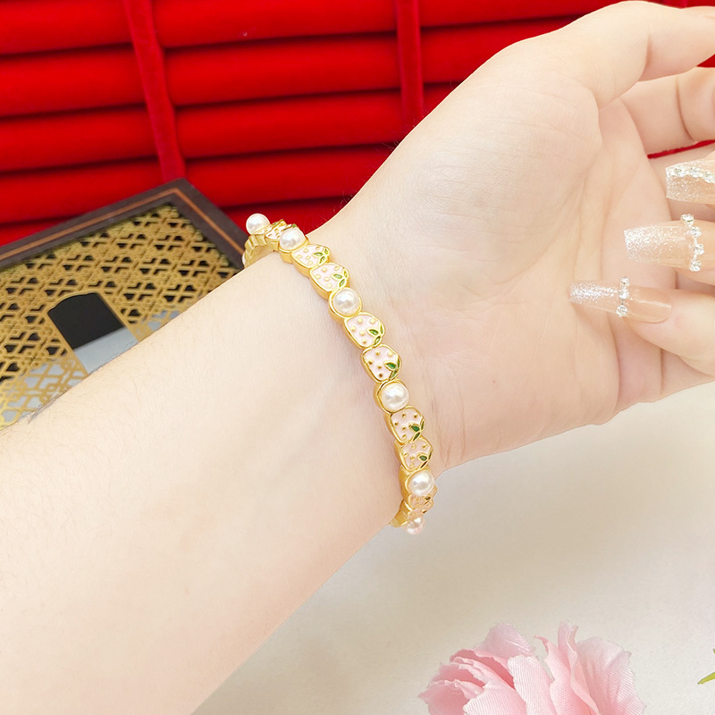 Pulsera de perlas artificiales de fresa de oro para niñas lindo dulce fresco todo partido popular ins poco Libro Rojo popular simple