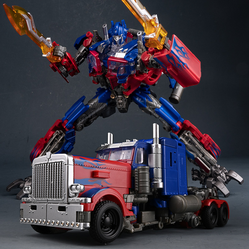 Robot de coche deformado King Kong Parte de aleación Regalo para niños Optimus Hornet Pool Niños Juguetes Niños