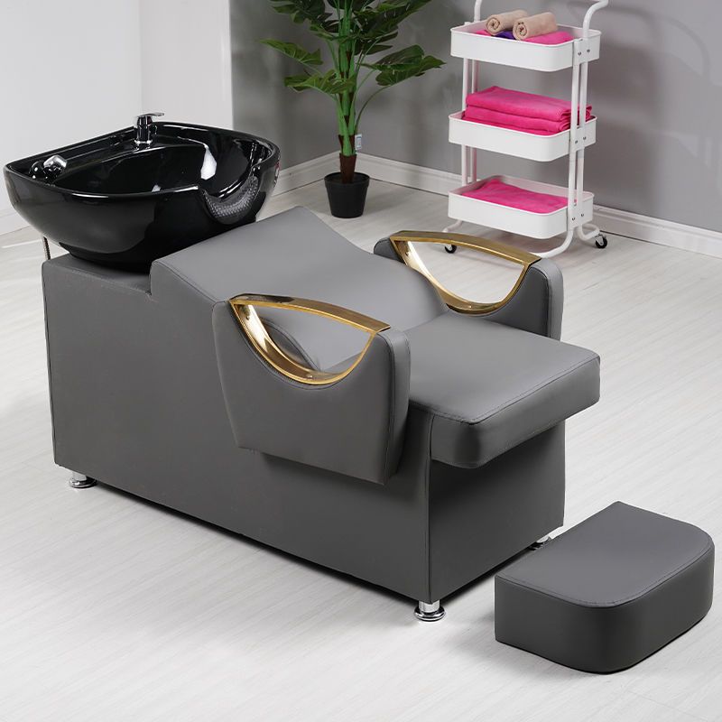 Luna dorada cama de ceniza con lavabo negro
