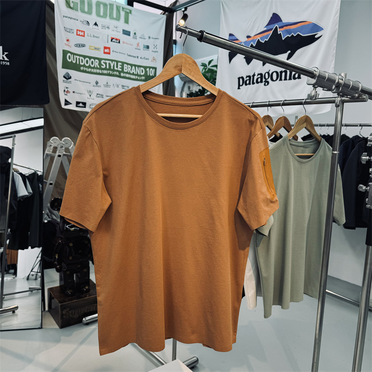 裊平替！吸濕透氣棉感速乾衣戶外山系無痕壓膠寬鬆圓領短袖T恤