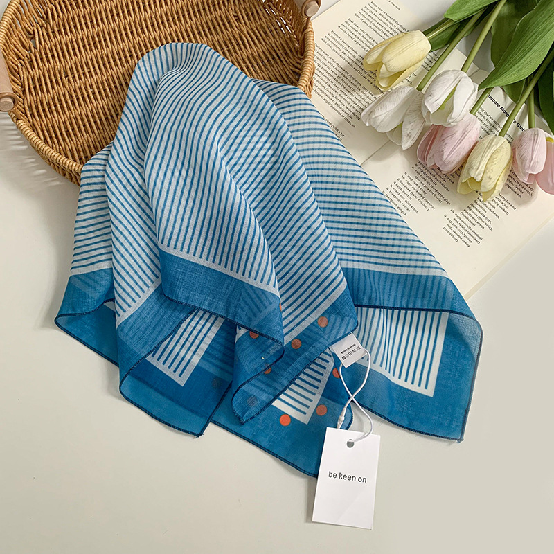 Pañuelo floral, estilo pastoral femenino de verano, nuevo estilo, bufanda fresca, bufanda de seda, bufanda cuadrada pequeña, bufanda de cuello de sentido avanzado