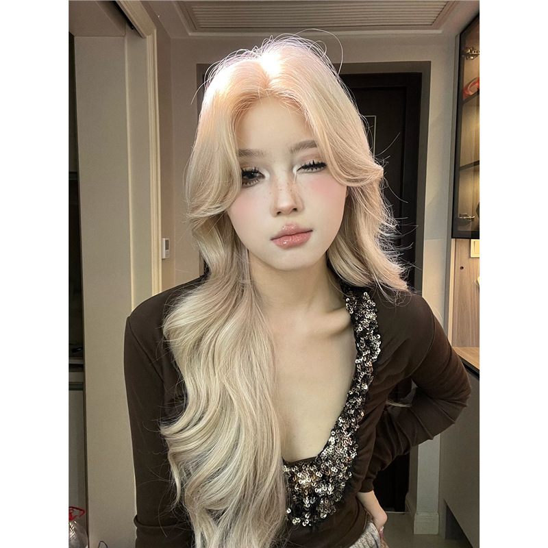 [Platinum Girl] Wig for Women with Medium Parted Bangs, Internet Celebrity Mixed-Race Blonde Big Wave Artificial Hair Full Headgear