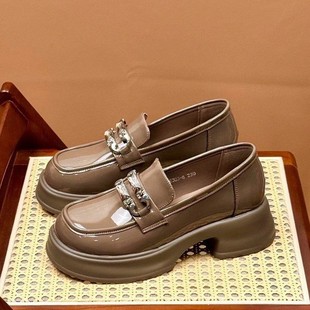 British Style Shallow Thick Heel Loafers 2025 Spring New Versatile Flats for Small People Soft Sole Commuter Small Leather Shoes