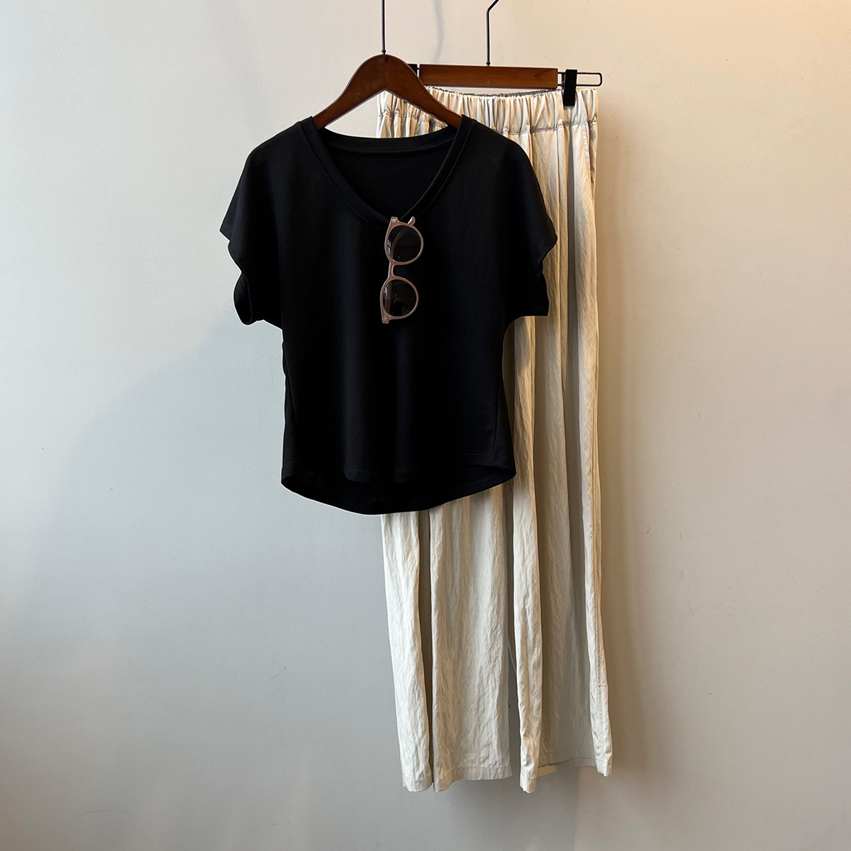 Three Dimensional Simple U Neck Short Sleeved T shirt for Women Summer Slimming Wide Sleeved Top 33 Three Dimensional Simple U Neck Short Sleeved T shirt for Women Summer Slimming Wide Sleeved Top