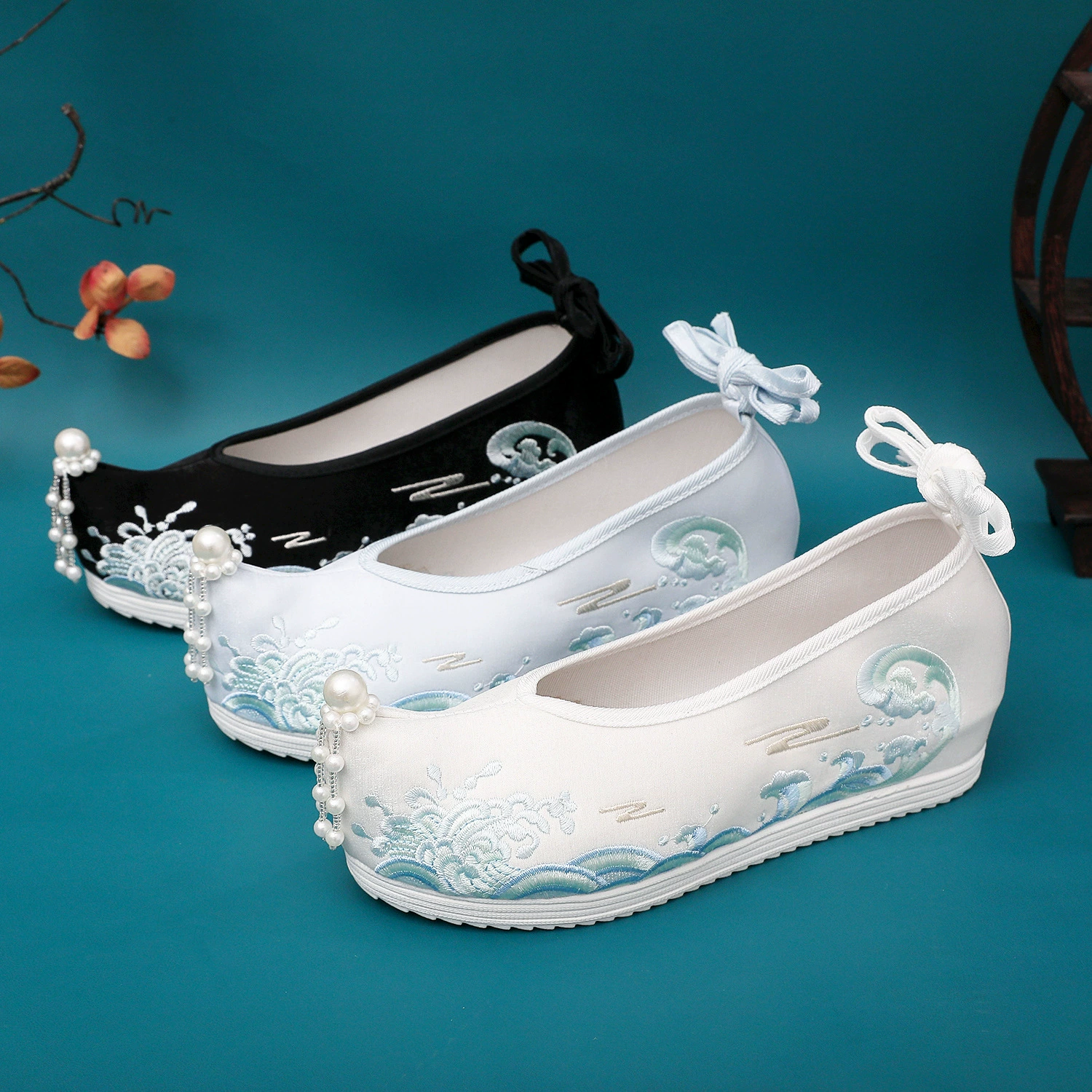 [Волна] Китайская одежда, обувь, женская новая весна 2024 года, старинные подходящие туфли с вышивкой, увеличенные туфли с бантом