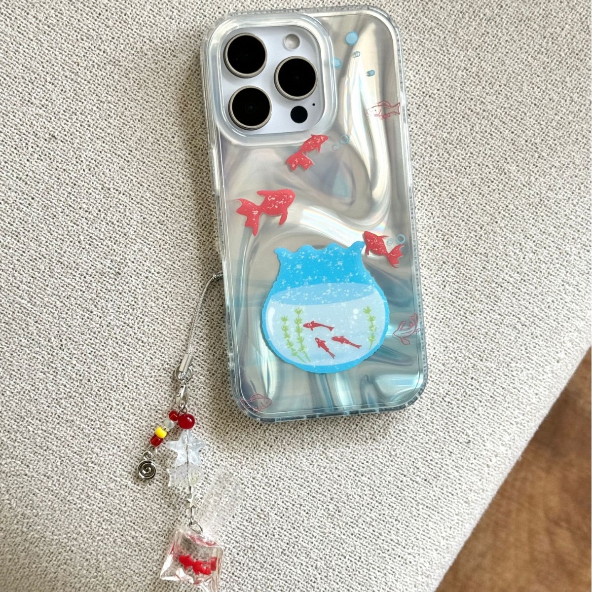 Verano simple azul pez dorado para iPhone16ProMax funda para teléfono móvil 15Pro colgante 14/13 nuevo 15PM