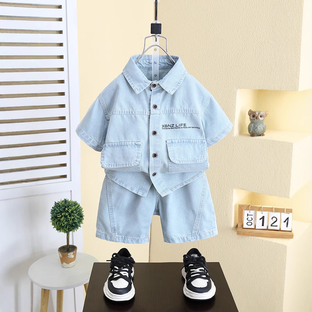 8088 traje de verano para niños 2025 nuevo traje de manga corta de mezclilla de moda para niños ropa fina de verano para bebés