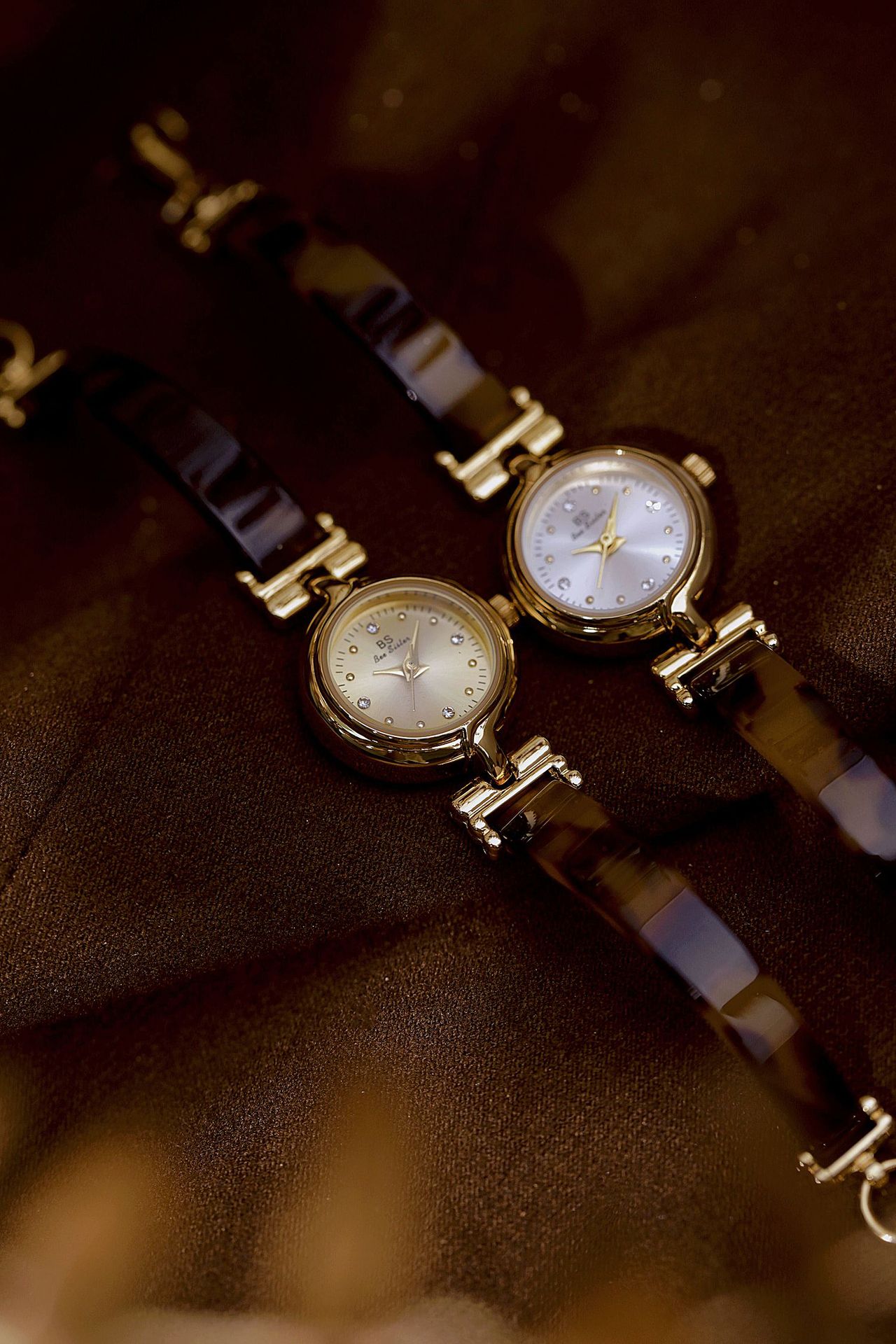 Elegant Simple Style Geometric Jewelry Buckle Quartz Watch Women's Watches display picture 14