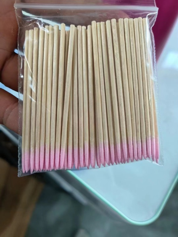 薄手の厚さの専用の液体を塗る綿棒の保養液の精華液の栄養液は液体の美容院の使い捨ての綿棒に行きます。|undefined
