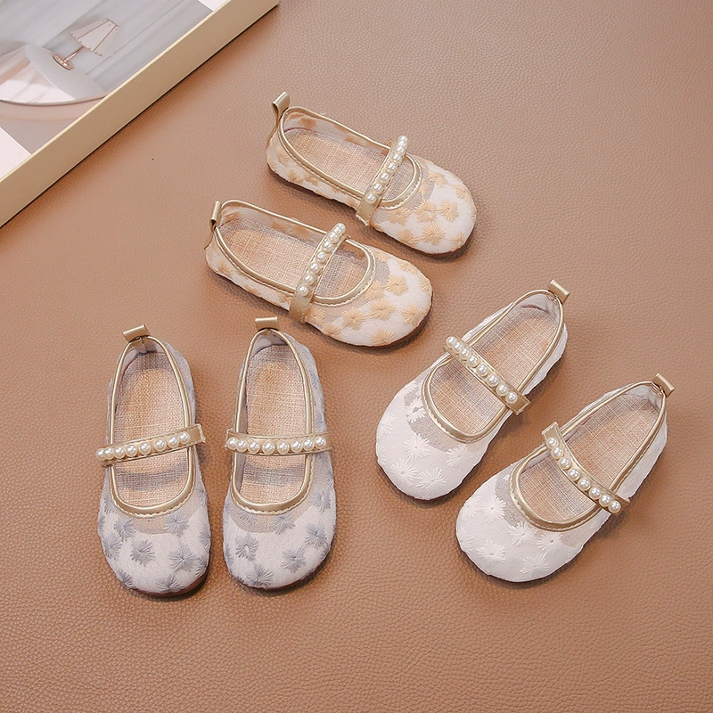 Детские танцевальные туфли 2025 для девочек, балетки, модные туфли с сетчатыми вставками и вырезами, мягкая подошва, неглубокий вырез, туфли-принцессы для среднего возраста