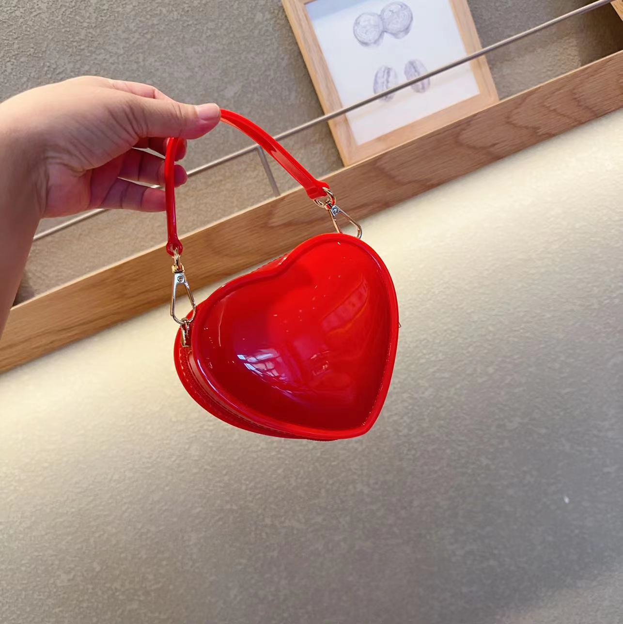 120g Weight Zipper Closure Type Single Shoulder Strap Strap Type Handbag Bags Type Casual, Daily, Shopping Occasion PVC Material Heart Shape Pattern All Seasons Season Women's Gender Elegant Style Heart-shaped Shape Mini Size Women's Mini PVC Heart Shape Elegant Heart-shaped Zipper Handbag 12