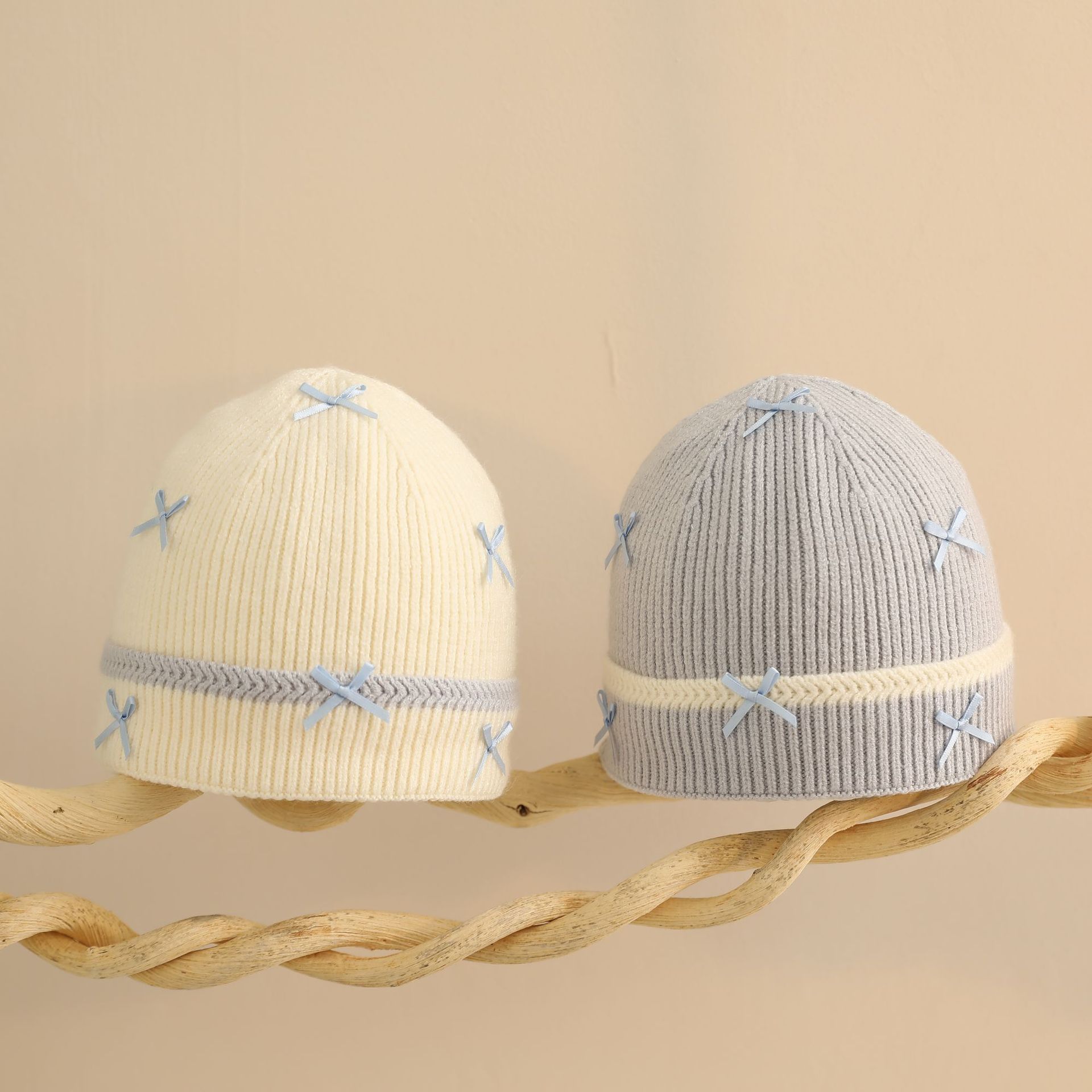 ¡Eso es dulce! Sombreros de alambre de punto de arco para niñas otoño y invierno innings dulces y gruesos nuevos sombreros fríos cálidos