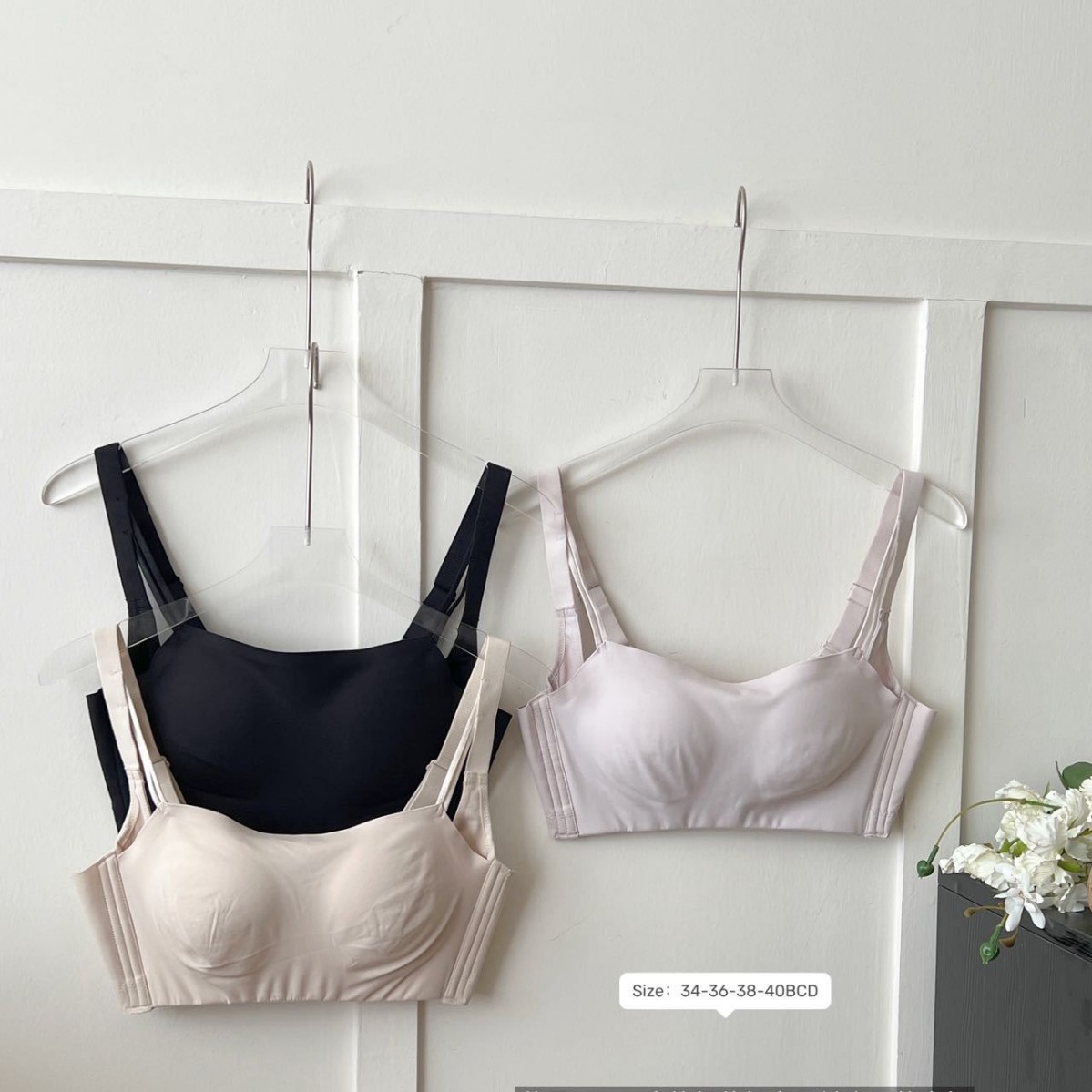 大胸抹胸式防走光薄款无钢圈内衣女聚拢防下垂收副乳无痕简约文胸